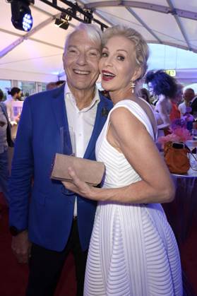 Jo Groebel mit Ehefrau Grit Weiss bei der Bertelsmann Party 2023 in der Bertelsmann Repräsentanz Unter den Linden. Berlin, 15.06.2023