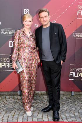Johanna Christine Gehlen und Sebastian Bezzel bei der Verleihung Bayerischer Filmpreis am 16.06.2023 im Prinzregententheater in Muenchen Bayerischer Filmpreis 2023 in Muenchen