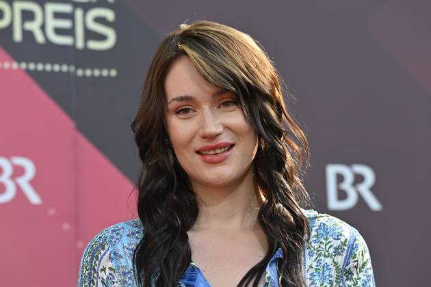 Gloria-Sophie Burkandt (Tochter von Markus Soeder), Einzelbild,angeschnittenes Einzelmotiv,Portraet,Portrait,Porträt. Roter Teppich,Red Carpet,Bayerischer Filmpreis 2023 am 16.06.2023 im Prinzregententheater in Muenchen.
