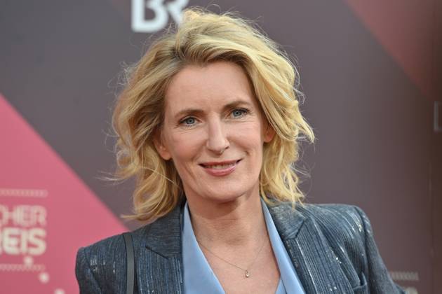 Maria FURTWAENGLER (Schauspielerin), Einzelbild,angeschnittenes Einzelmotiv,Portraet,Portrait,Porträt. Roter Teppich,Red Carpet,Bayerischer Filmpreis 2023 am 16.06.2023 im Prinzregententheater in Muenchen.