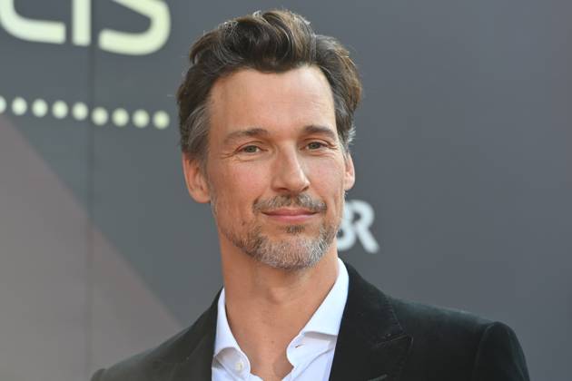 Florian David FITZ (Schauspieler), Einzelbild,angeschnittenes Einzelmotiv,Portraet,Portrait,Porträt Roter Teppich,Red Carpet,Bayerischer Filmpreis 2023 am 16.06.2023 im Prinzregententheater in Muenchen.