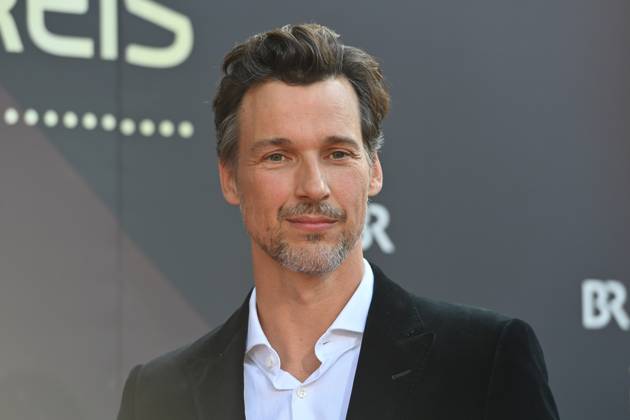 Florian David FITZ (Schauspieler), Einzelbild,angeschnittenes Einzelmotiv,Portraet,Portrait,Porträt Roter Teppich,Red Carpet,Bayerischer Filmpreis 2023 am 16.06.2023 im Prinzregententheater in Muenchen.