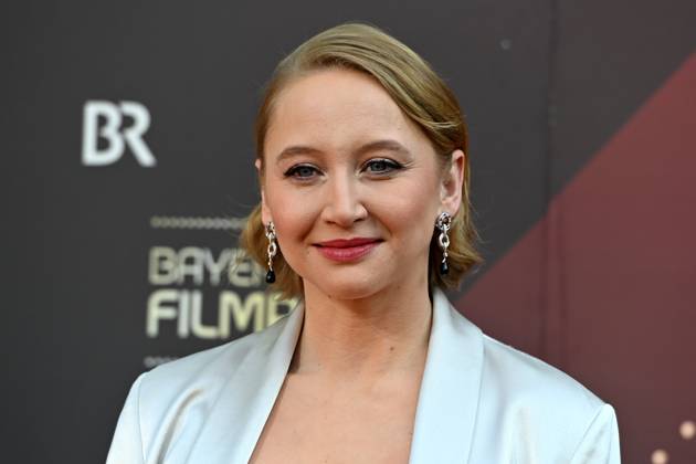 Anna Maria MUEHE (Schauspielerin), Einzelbild,angeschnittenes Einzelmotiv,Portraet,Portrait,Porträt. Roter Teppich,Red Carpet,Bayerischer Filmpreis 2023 am 16.06.2023 im Prinzregententheater in Muenchen.