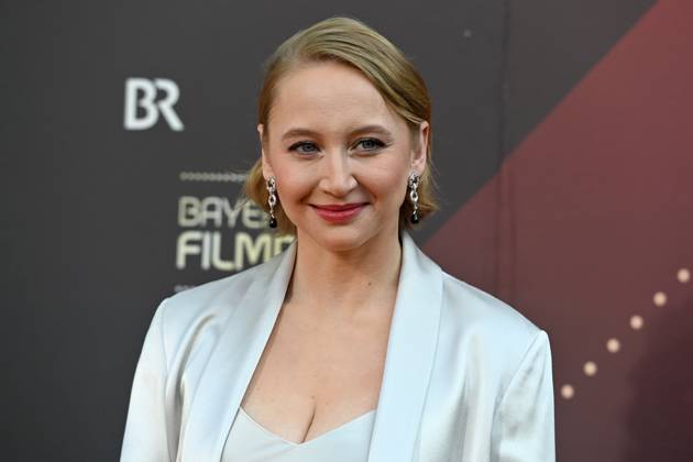 Anna Maria MUEHE (Schauspielerin), Einzelbild,angeschnittenes Einzelmotiv,Portraet,Portrait,Porträt. Roter Teppich,Red Carpet,Bayerischer Filmpreis 2023 am 16.06.2023 im Prinzregententheater in Muenchen.