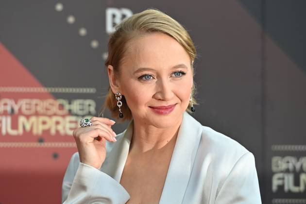 Anna Maria MUEHE (Schauspielerin), Einzelbild,angeschnittenes Einzelmotiv,Portraet,Portrait,Porträt. Roter Teppich,Red Carpet,Bayerischer Filmpreis 2023 am 16.06.2023 im Prinzregententheater in Muenchen.