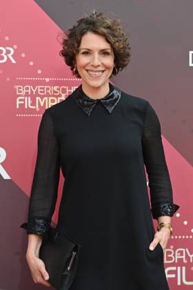 Eva Maria Reichert (Schauspielerin), Einzelbild,angeschnittenes Einzelmotiv,Halbfigur,halbe Figur. Roter Teppich,Red Carpet,Bayerischer Filmpreis 2023 am 16.06.2023 im Prinzregententheater in Muenchen.