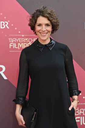 Eva Maria Reichert (Schauspielerin), Einzelbild,angeschnittenes Einzelmotiv,Halbfigur,halbe Figur. Roter Teppich,Red Carpet,Bayerischer Filmpreis 2023 am 16.06.2023 im Prinzregententheater in Muenchen.
