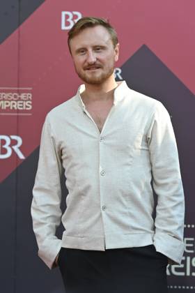 Michael Kranz (Schauspieler), Einzelbild,angeschnittenes Einzelmotiv,Halbfigur,halbe Figur. Roter Teppich,Red Carpet,Bayerischer Filmpreis 2023 am 16.06.2023 im Prinzregententheater in Muenchen.