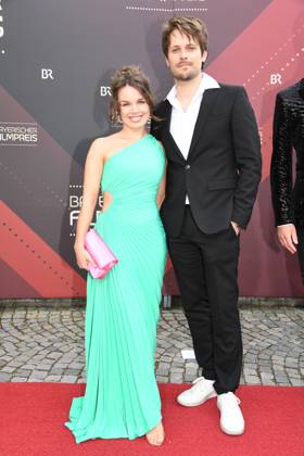 Darya Birnstiel und Philip Birnstiel Verleihung des Bayerischen Filmpreis 22 Ehrung, Auszeichnung, Preis Prinzregenten Theater München 16. Juni 2023