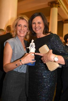 Maria Furtwängler und Ilse Aigner Verleihung des Bayerischen Filmpreis 22 Ehrung, Preis, Auszeichnung Party München 16. Juni 2023