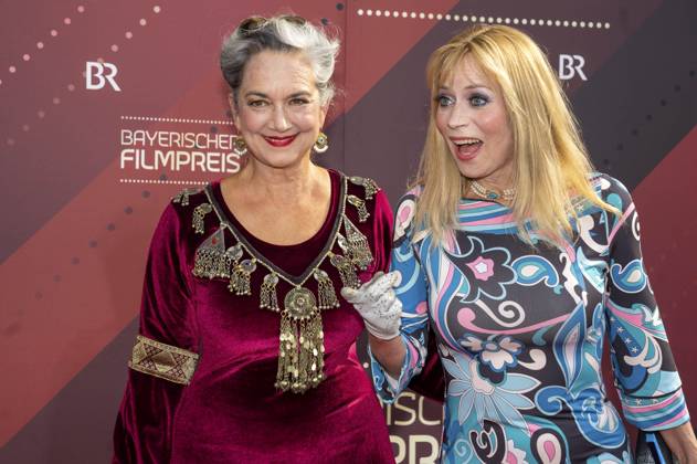 Irina Wanka und Sophie Adell bei der Verleihung des 44. Bayerischen Filmpreises 2022 im Prinzregententheater. München, 16.06.2023