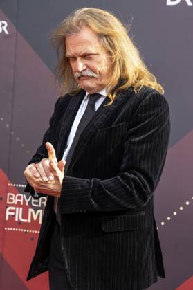 Leslie Mandoki bei der Verleihung des 44. Bayerischen Filmpreises 2022 im Prinzregententheater. München, 16.06.2023