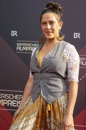 Amanda da Gloria bei der Verleihung des 44. Bayerischen Filmpreises 2022 im Prinzregententheater. München, 16.06.2023