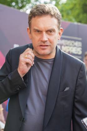 Sebastian Bezzel bei der Verleihung des 44. Bayerischen Filmpreises 2022 im Prinzregententheater. München, 16.06.2023
