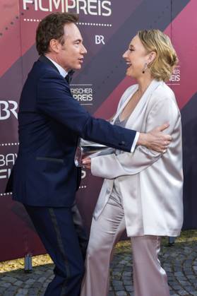 Michael Bully Herbig und Anna Maria Mühe bei der Verleihung des 44. Bayerischen Filmpreises 2022 im Prinzregententheater. München, 16.06.2023