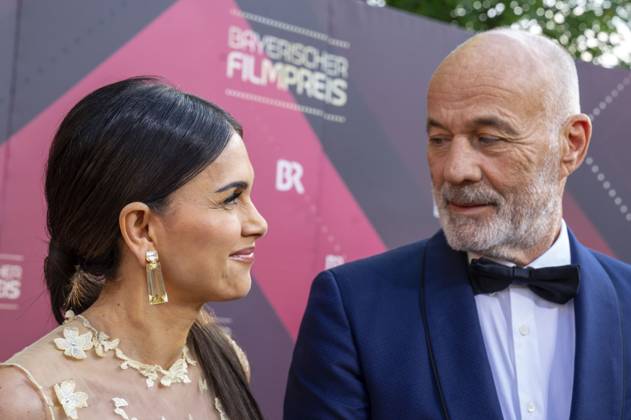 Heiner Lauterbach mit Ehefrau Viktoria Lauterbach bei der Verleihung des 44. Bayerischen Filmpreises 2022 im Prinzregententheater. München, 16.06.2023