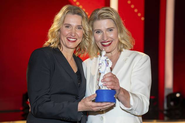 Meike Kordes und Alexandra Kordes bei der Verleihung des 44. Bayerischen Filmpreises 2022 im Prinzregententheater. München, 16.06.2023
