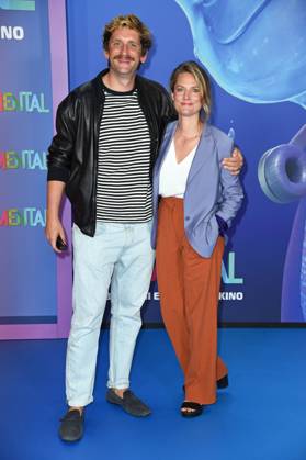 Marie Burchard mit Ehemann Sebastian Schwarz bei der Deutschlandpremiere von ELEMENTAL im Kino in der Kulturbrauerei am 18.06.2023