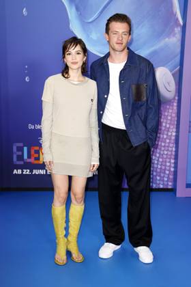 Emilia Schuele und Jannis Niewoehner bei der Elemental (Disney) Kino Premiere am 18.06.2023 in Berlin Disneys Elemental Filmpremiere in Berlin