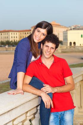 Happy Young Couple Copyright: xWilliamxPeruginix xDesignxPicsx , 31682980 Copyright: WilliamxPeruginix xDesignxPics 31682980 !ACHTUNG AUFNAHMEDATUM GESCHÄTZT! RECORD DATE NOT STATED