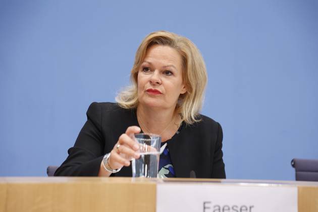 Bundesministerin des Innern und für Heimat Nancy Faeser, Deutschland, Berlin, Bundespressekonferenz, Thema: Vorstellung des Verfassungsschutzberichts 2022