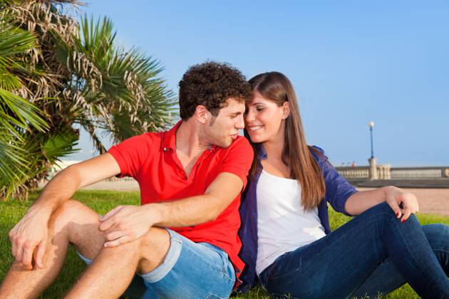 Happy Young Couple Copyright: xWilliamxPeruginix xDesignxPicsx , 31719061 Copyright: WilliamxPeruginix xDesignxPics 31719061 !ACHTUNG AUFNAHMEDATUM GESCHÄTZT! RECORD DATE NOT STATED