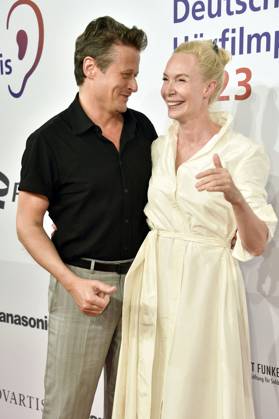 Roman Knizka und Feo Aladag bei der Verleihung des 21. Deutschen Hörfilmpreises 2023 in der Hauptstadtrepräsentanz der Deutschen Telekom. Berlin, 20.06.2023