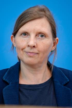 Bundespressekonferenz Jahresbericht 2022 des Petitionsausschusses Corinna Rueffer, Obfrau (GRUENEN) im Portrait bei der Vorstellung des Jahresbericht 2022 des Petitionsausschusses in der Bundespressekonferenz, Berlin , 21.06.2023 Berlin Berlin Deutschland