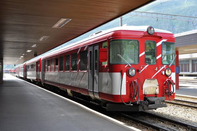 MGB, Matterhorn-Gotthard-Bahn Copyright: imageBROKER BA-Geduldig ibxege06839791.jpg