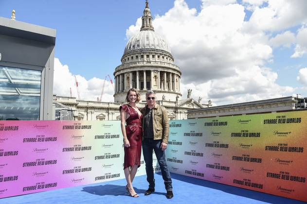 Bilder des Jahres 2023, Entertainment June 06 Entertainment Themen der Woche KW25 Entertainment Bilder des Tages Rebecca Romijn und Anson Mountbeim Photocall zur zweiten Staffel der Paramout+ Serie Star Trek: Strange New Worlds in der Sabine Rooftop Bar. London, 21.06.2023