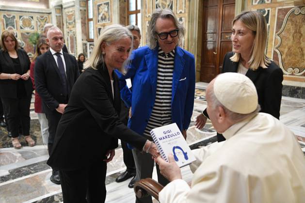 Italy, Rome, Vatican, 2023 6 24. Pope Francis receives Biagio Agnes Award Delegation in audience at Vatican Photograph by Vatican Media Catholic Press Photo RESTRICTED TO EDITORIAL USE - NO MARKETING - NO ADVERTISING CAMPAIGNS  Copyright: xVATICANxMEDIAx xipa-agency.netx xVaticanxMediax IPA_IPA38851615