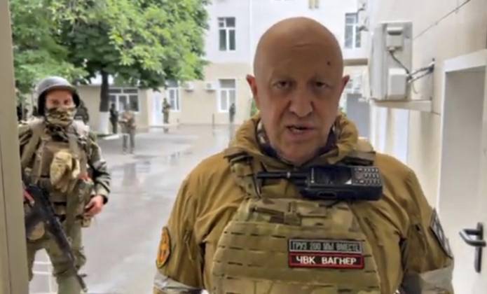 Bilder des Jahres 2023, News June 06 News Themen der Woche KW25 News Bilder des Tages June 24, 2023, Rostov-on-Don, Donetsk Oblast, Ukraine: A screen grab of Russian Yevgeny Prigozhin, owner of the Wagner Group of mercenaries broadcasting from inside the Russian Military Southern District headquarters surrounded by his loyal fighters, June 24, 2023 in Rostov-on-Don, Russia. Prigozhin launched a rebellion against Moscow accusing the government of lying to the nation and corruption. Rostov-on-Don Ukraine - ZUMAp138 20230624_zaa_p138_004 Copyright: xPoolx WagnerxGroupx