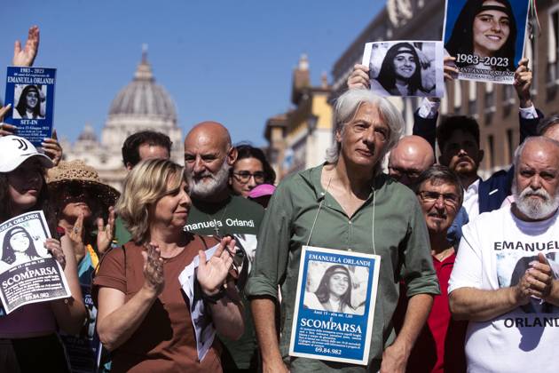 Bilder des Jahres 2023, News June 06 News Themen der Woche KW25 News Bilder des Tages June 25, 2023, ROMA, ITALIA: Pietro Orlandi (R-2), Emanuela s brother, attends the sit-in for the 40th anniversary of the disappearance of Emanuela Orlandi in Conciliazione street near San Pietro square, Vatican City, 25 June 2023. Emanuela Orlandi, a 15-year-old Vatican citizen, disappeared on 22 June 1983, while the girl was returning home after music lessons. ANSA ANGELO CARCONI ROMA ITALIA - ZUMAa110 20230625_zaf_a110_003 Copyright: xAngeloxCarconix