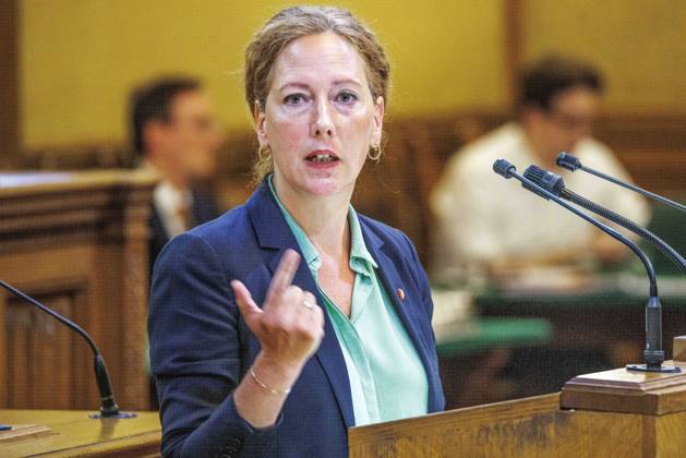 20230627 Wiener Gemeinderat - Rechnungsabschluss 2022 WIEN, OESTERREICH - JUNI 27: bgeordnete zum Wiener Landtag und Gemeinderat Judith Puehringer (GRUeNE) beim Wiener Gemeinderat - - Rechnungsabschluss 2022 im Rathaus am 27. Juni 2023 in Wien, Oesterreich. 230627_SEPA_10_065 Copyright: xMichaelxIndrax SEPAxMedia