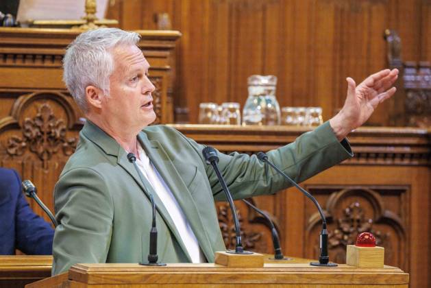 20230627 Wiener Gemeinderat - Rechnungsabschluss 2022 WIEN, OESTERREICH - JUNI 27: Abgeordnete zum Wiener Landtag und Gemeinderat Klubobmann Sprecher fuer Kontrolle und Korruptionsbekaempfung David Ellensohn (GRUeNE) beim Wiener Gemeinderat - - Rechnungsabschluss 2022 im Rathaus am 27. Juni 2023 in Wien, Oesterreich. 230627_SEPA_10_110 Copyright: xmichaelxindrax SEPAxMedia