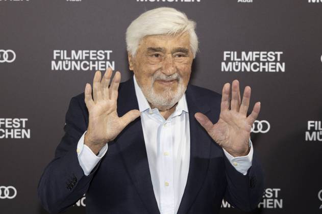 Mario Adorf ei der Verleihung des Cinemerit Awards auf dem 40. Filmfest München 2023 in der Astor Film Lounge im Arri Kino. München, 27.06.2023