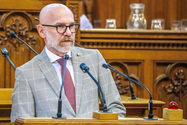 20230628 Wiener Gemeinderat - Rechnungsabschluss 2022 WIEN, OESTERREICH - JUNI 28: Abgeordneter zum Wiener Landtag und Gemeinderat Thomas Weber (NEOS) beim Wiener Gemeinderat - - Rechnungsabschluss 2022 im Rathaus am 28. Juni 2023 in Wien, Oesterreich. 230628_SEPA_10_123 Copyright: xmichaelxindrax SEPAxMedia