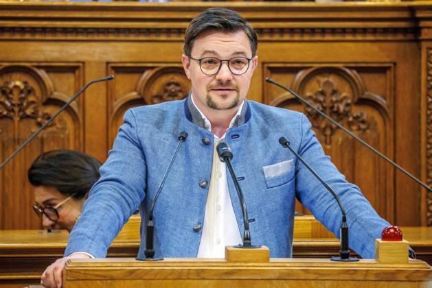 20230628 Wiener Gemeinderat - Rechnungsabschluss 2022 WIEN, OESTERREICH - JUNI 28: Abgeordneter zum Wiener Landtag und Gemeinderat Stefan Berger (FPOe) beim Wiener Gemeinderat - - Rechnungsabschluss 2022 im Rathaus am 28. Juni 2023 in Wien, Oesterreich. 230628_SEPA_10_115 Copyright: xmichaelxindrax SEPAxMedia