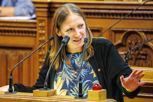 20230628 Wiener Gemeinderat - Rechnungsabschluss 2022 WIEN, OESTERREICH - JUNI 28: Abgeordneter zum Wiener Landtag und Gemeinderat Nina Abrahamczik (SPOe) beim Wiener Gemeinderat - - Rechnungsabschluss 2022 im Rathaus am 28. Juni 2023 in Wien, Oesterreich. 230628_SEPA_10_096 Copyright: xmichaelxindrax SEPAxMedia