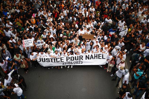 News Themen der Woche KW26 Bilder des Jahres 2023, News 06 Juni News Bilder des Tages White March In Tribute To Nahel - Paris White march in tribute to Nahel, 17, who was shot in the chest by police in Nanterre, in the Paris suburbs, during a roadside check, on June 29, 2023 in Paris, France. Photo by Raphael Lafargue ABACAPRESS.COM Paris France  Copyright: xLafarguexRaphael ABACAx 858931_012 LafarguexRaphael ABACAx 858931_012