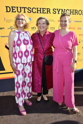 Katrin Fröhlich, Susanna Bonasewicz und Ranja Bonalana bei der Verleihung des Deutschen Synchronpreises 2023 im Tipi am Kanzleramt. Berlin, 07.07.2023