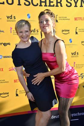Britta Steffenhagen und Begleitung bei der Verleihung des Deutschen Synchronpreises 2023 im Tipi am Kanzleramt. Berlin, 07.07.2023