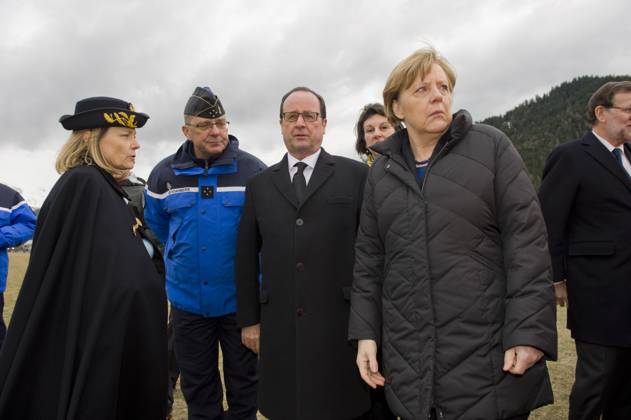 Germanwings Airbus Crash - Hollande, Merkel And Rajoy On Site - Le Vernet German Chancellor Angela Merkel, French President Francois Hollande and Spanish Prime Minister Mariano Rajoy meet rescuers in Seyne-les-Alpes on March 25, 2015, a day after a German Airbus A320 of the low-cost carrier Germanwings crashed, killing all 150 people on board. The jet had taken off from Barcelona in Spain and was headed for Duesseldorf in Germany. Seyne-les-Alpes France  Copyright: xPool ABACAx 493460_016 Pool ABACAx 493460_016