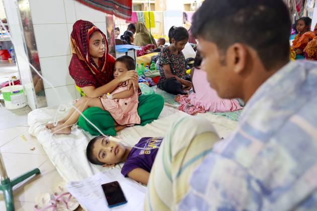 Bangladesh Confronts Surge In Dengue Cases - Dhaka Children suffer from dengue fever receive medical treatment at a hospital, in Dhaka, Bangladesh, July 14, 2023. . Dengue infection has increased five times since 1 January to 31 May this year in Bangladesh. Children aged less than 15 years suffer from dengue fever the most. Dengue infection rates are usually high during monsoon and in the slum areas. Four variations of this virus have been identified. If infected with more than one variation or for the second time, severity of the infection is way more intense. Since many children are being diagnosed with dengue for the second or third time now, the situation is getting complicated. Meanwhile, many children with dengue infection are being a Copyright: xSuvraxKantixDas ABACAx 860725_015 SuvraxKantixDas ABACAx 860725_015