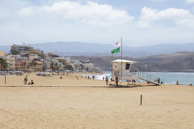 Strand Playa de las Canteras, Las Palmas, Provinz Las Palmas, Gran Canaria, Kanarische Inseln, Spanien, Wasserwacht, Sand, baden, Europa Copyright: imageBROKER/MartinaxKatz ibxcxb09426849
