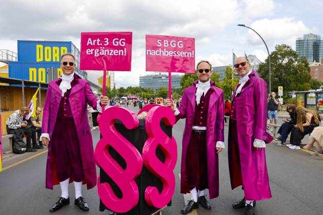 Bilder des Jahres 2023, News 07 Juli News Bilder des Tages CSD 2023; 45. Berliner CSD-Parade, am 22.07.2023 in Berlin, (Leipziger Straße Ecke Charlottenstraße), Deutschland