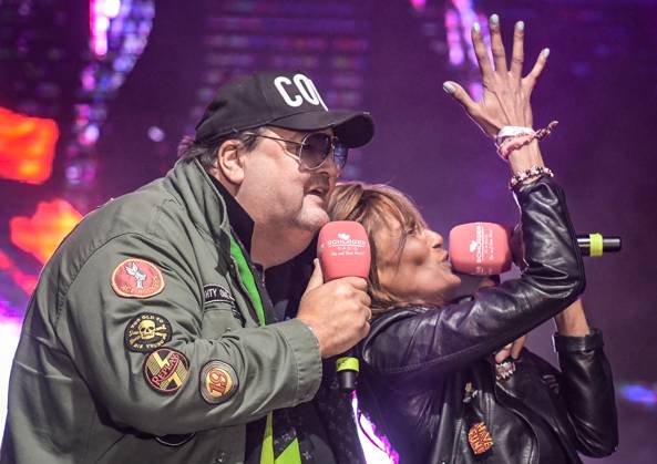 05.08.2023, xlakx, Entertainment Musik, SchlagerHammer 2023 in Oranienburg emspor, v.l. Gemeinsam mit Andreas Ellermann will Nadja Abd el Farrag groß rauskommen. Heute feiern beide beim SchlagerHammer in Oranienburg ihren ersten Schlager-Festival Auftritt bei der grossen Schlager Radio Sommerparty im Schlosspark Oranienburg. Oranienburg