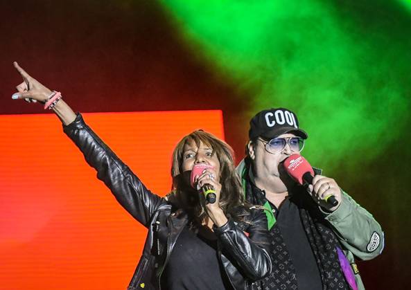 05.08.2023, xlakx, Entertainment Musik, SchlagerHammer 2023 in Oranienburg emspor, v.l. Gemeinsam mit Andreas Ellermann will Nadja Abd el Farrag groß rauskommen. Heute feiern beide beim SchlagerHammer in Oranienburg ihren ersten Schlager-Festival Auftritt. Oranienburg