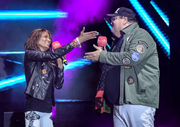 05.08.2023, xlakx, Entertainment Musik, SchlagerHammer 2023 in Oranienburg emspor, v.l. Gemeinsam mit Andreas Ellermann will Nadja Abd el Farrag groß rauskommen. Heute feiern beide beim SchlagerHammer in Oranienburg ihren ersten Schlager-Festival Auftritt. Oranienburg