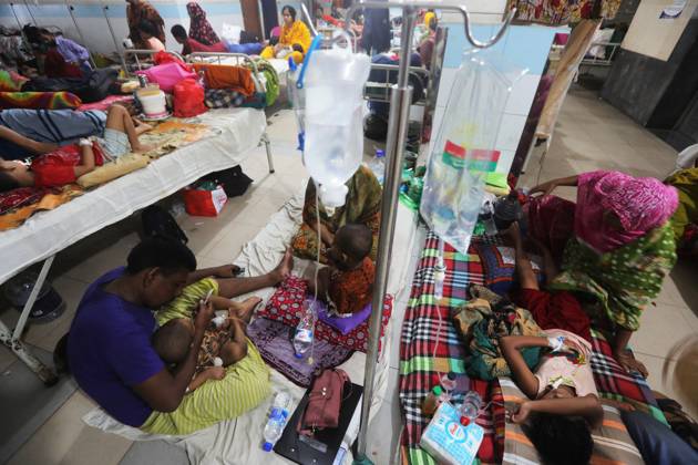 Bangladesh Confronts Surge In Dengue Cases - Dhaka People suffering from dengue fever as they admitted for treatment at a government hospital in Dhaka, Bangladesh, on August 12, 2023. The dengue outbreak in Bangladesh has taken a worrisome turn as the number of cases and fatalities continue to rise, signaling an alarming trend this year. Photo by Habibur Rahman ABACAPRESS.COM Dhaka 1100 Bangladesh Copyright: xHabiburxRahman ABACAx 863765_014 HabiburxRahman ABACAx 863765_014